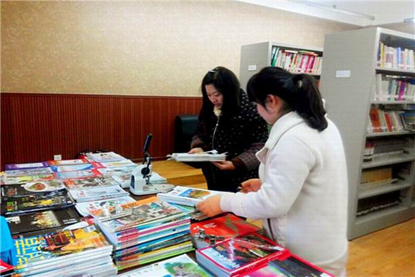 北站小学图书管理工作有一套-3-600.jpg