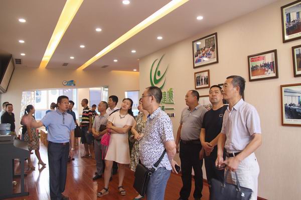 简阳市到龙泉驿区进行义务教育均衡发展参观交流活动-3-600.jpg