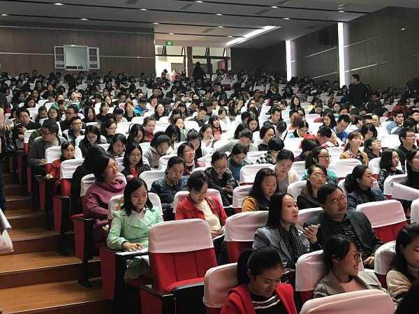 武侯区举行2016年信息技术应用能力提升工程项目第一次集中培训 -3-600.jpg