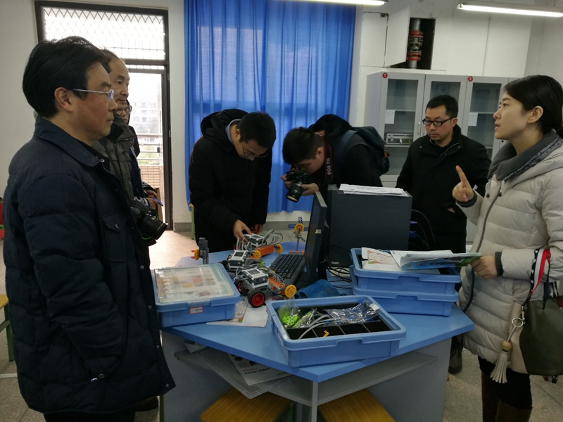 技装中心2.jpg 技装中心2.jpg