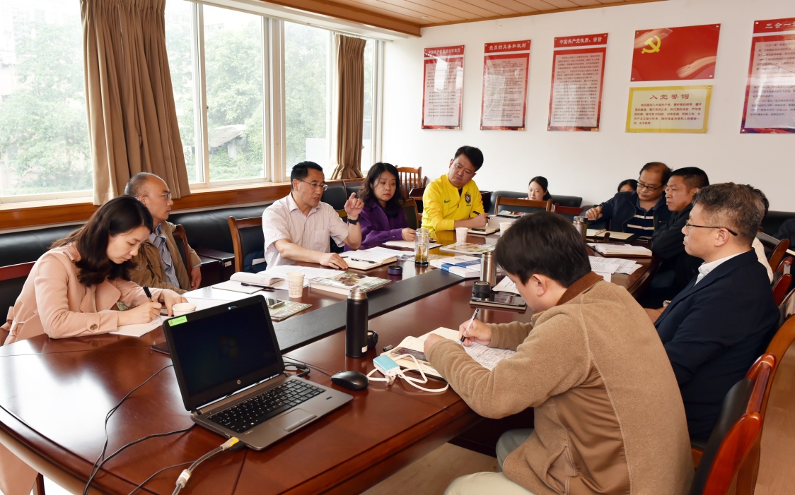 何人.jpg 何人.jpg