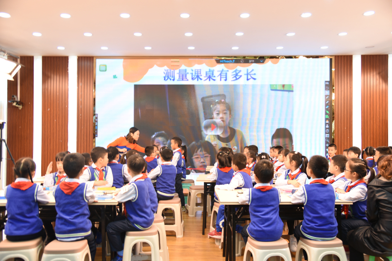 教育信息化促课堂变革  智慧教育提升课堂品质—温江区智慧教育推进现场会暨技术赋能学历案课例展示活动　照片2.jpg