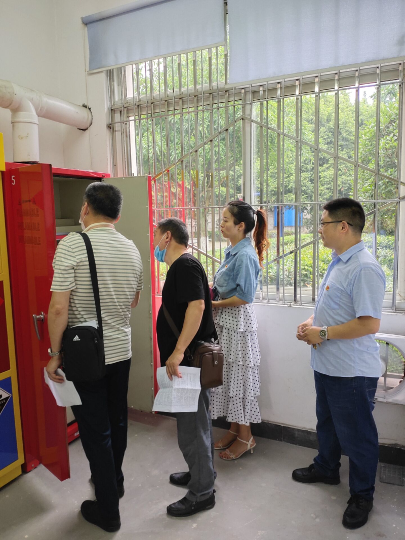 彭州市开展危险化学品安全专项检查工作-照片2.png 彭州市开展危险化学品安全专项检查工作-照片2.png