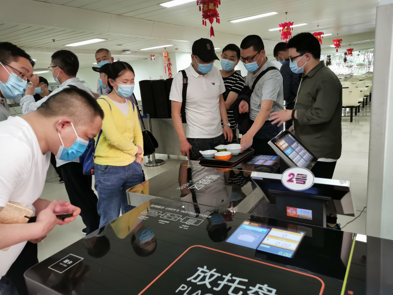 成都市教育系统部分学校食堂管理人员赴四川大学华西医院膳食中心学习考察交流-照片3.jpg